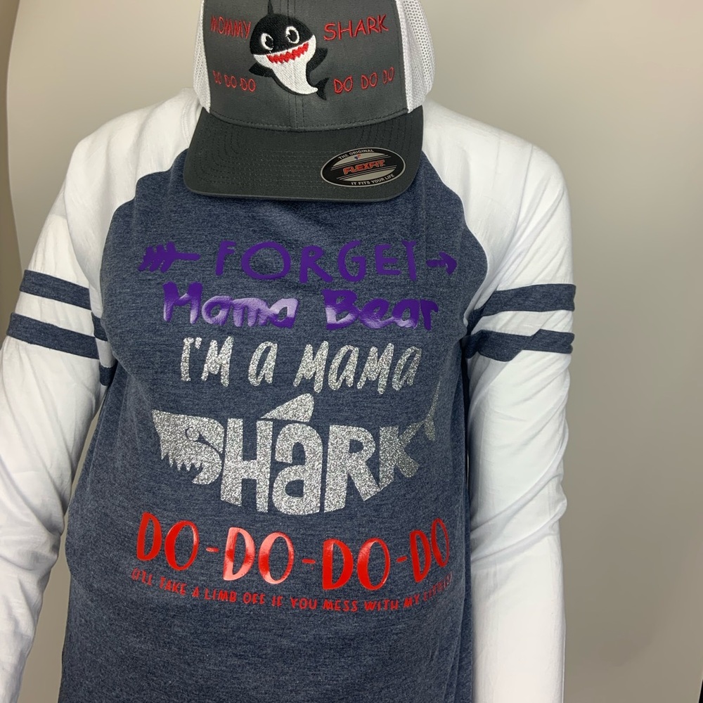 Custom mommy shark tee